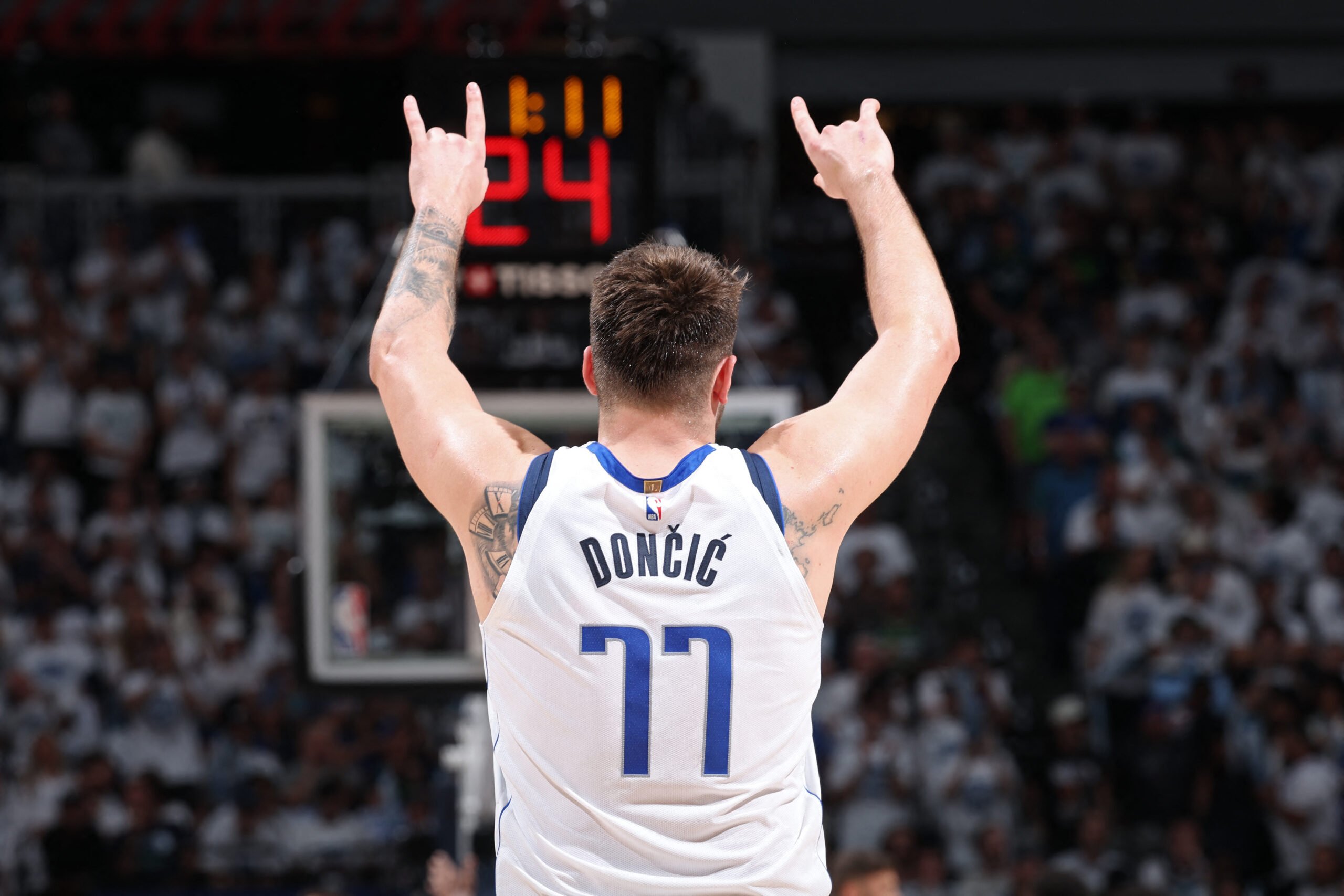 Luka Dončić Brilha e Dallas Mavericks Avançam para as Finais da NBA